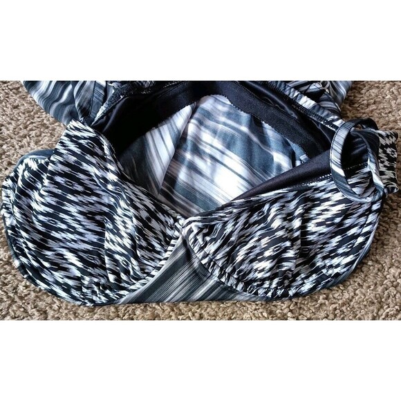 Miraclesuit Warp Speed Love Knot Tankini Swim Top Size 10  Black White Underwire - Picture 8 of 9